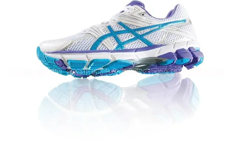 潮流引领风尚：2025年度最火女大学生夏季新款运动鞋推荐